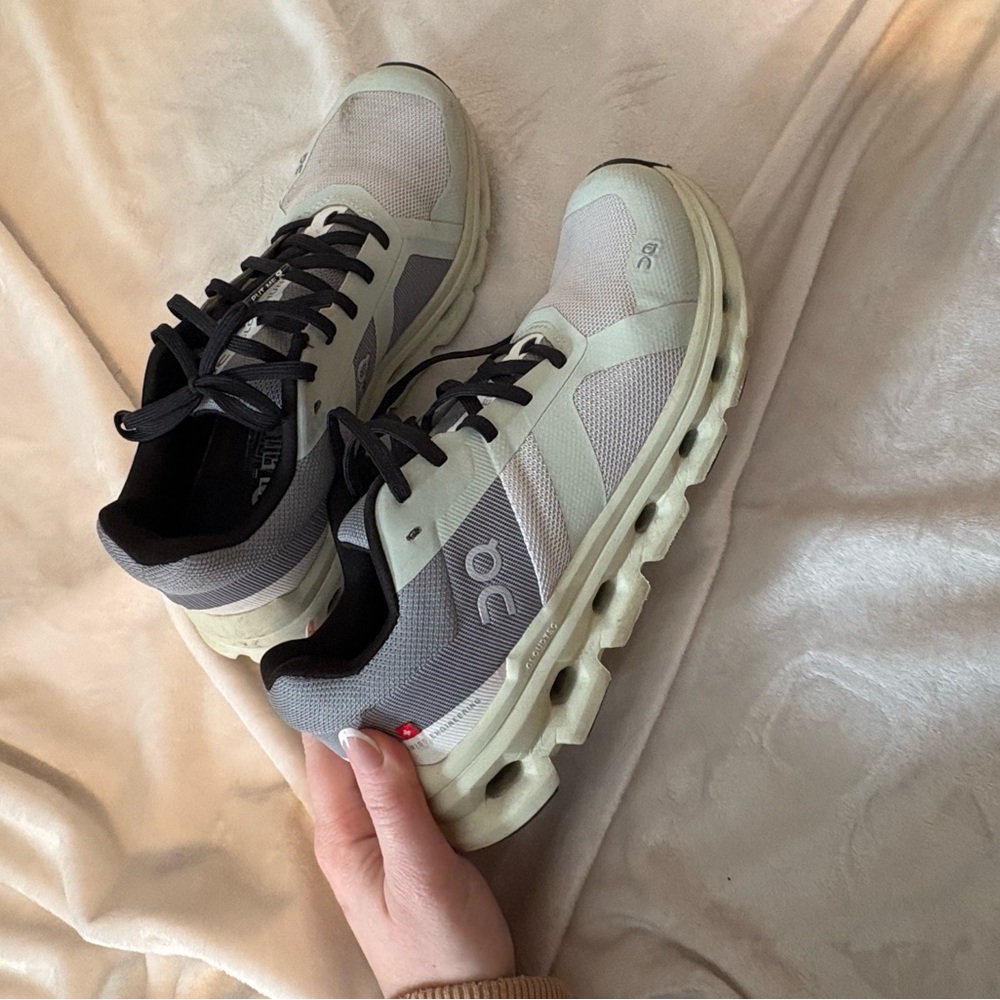 ON Women's Athletic Shoes - Gray